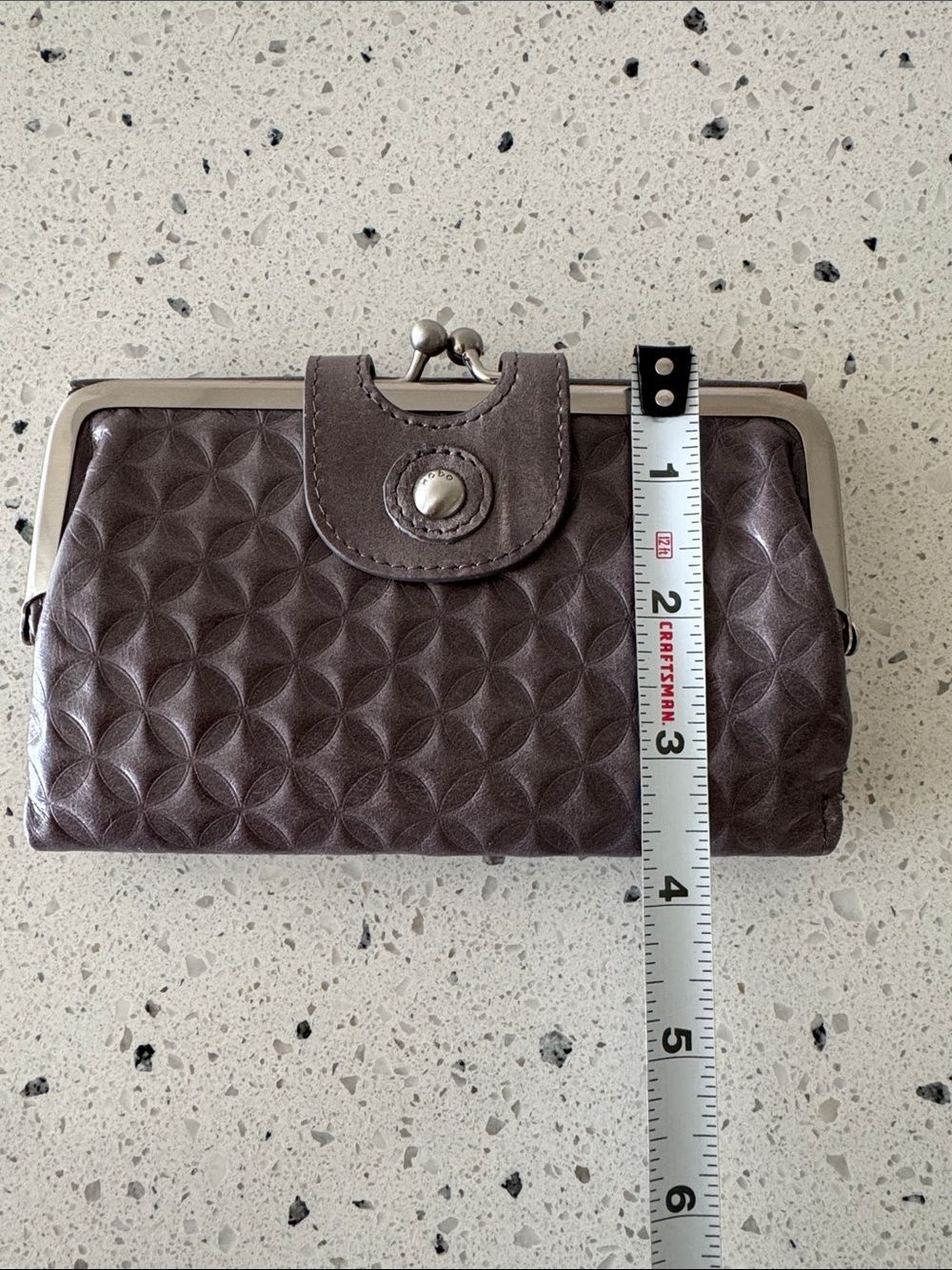 HOBO Wallet Small Clutch in Taupe Gray Textured Leather Kiss Lock EUC - Picture 8 of 12